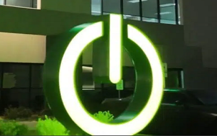 Schneider Electric представляет новые продукты для электромонтажных компаний и делится информацией об изменениях в нормативных требованиях NEC 2026 года на выставке NECA 2025